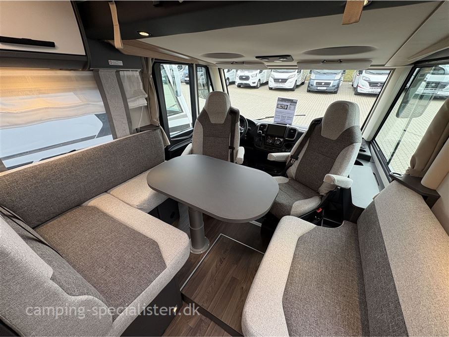 Knaus L!VE I 700 MEG